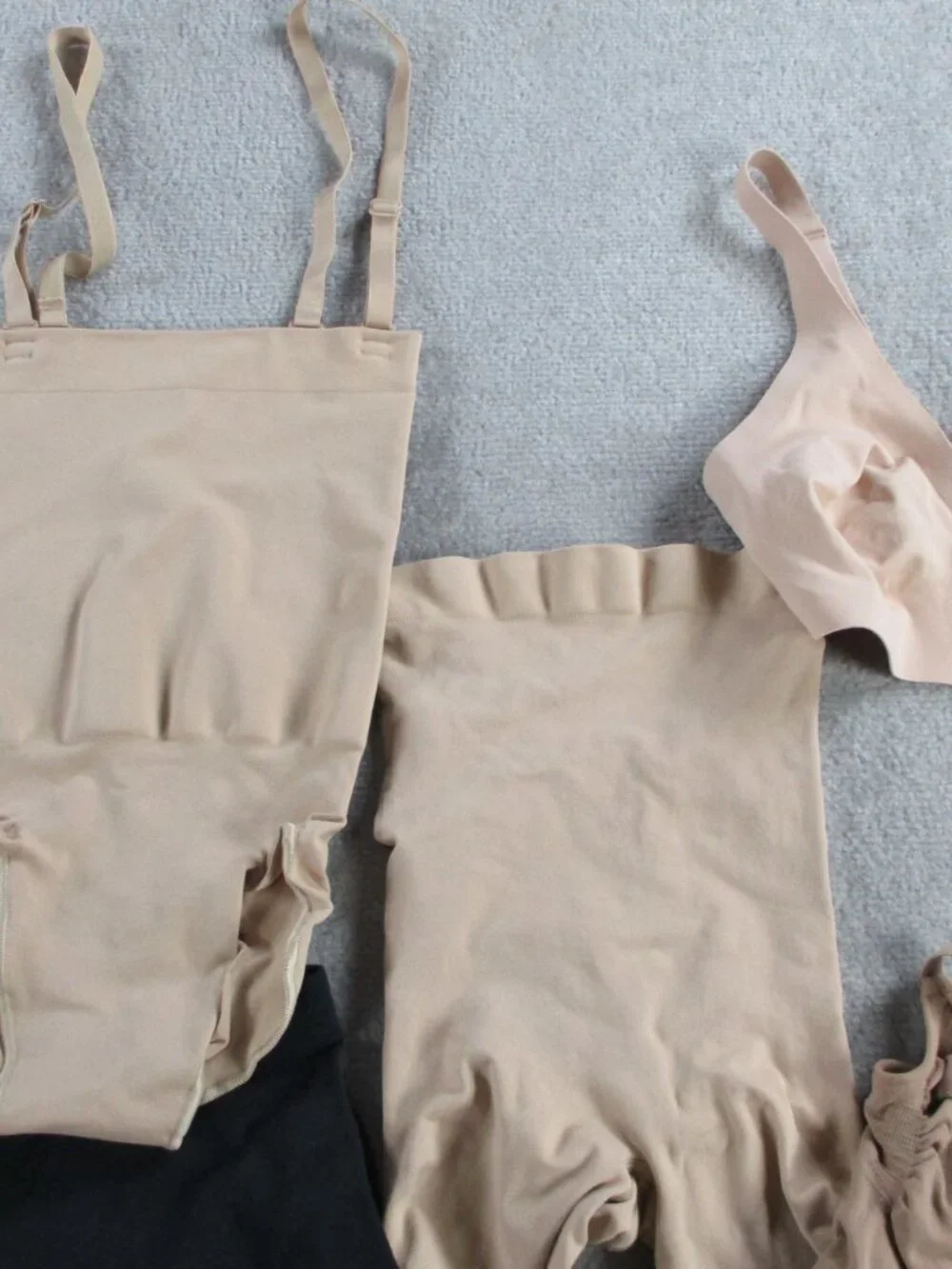 5 Pieces Skims Shapewear Lot Womens S/M Wholesale Resell Beige Black Clay NWOT - Picture 2 of 8